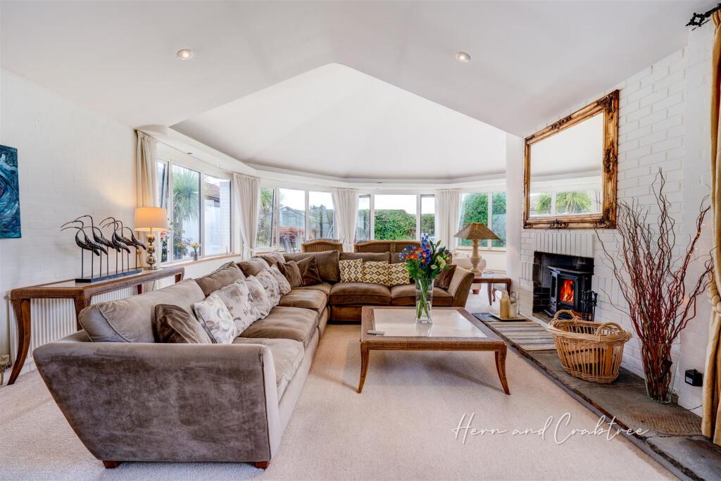 Wellfield Court, Marshfield, HernCrabtree (3).jpg