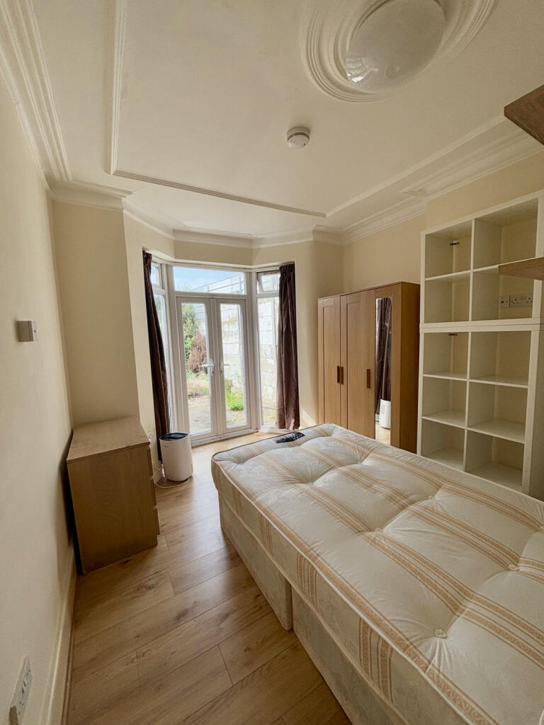 Spacious En-Suite Room in Palmers Green.