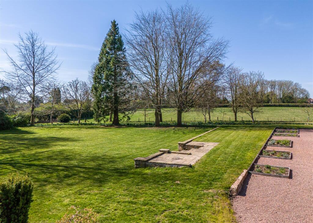 Old Manor House-APR25-Drone-06.jpg