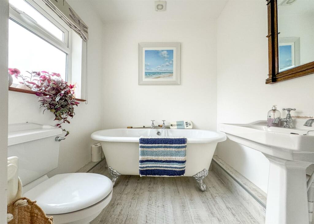 DOWNSTAIRS BATHROOM