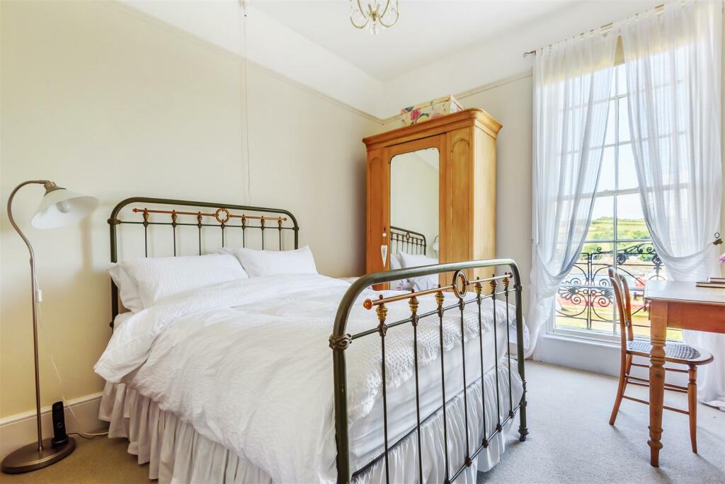 bedroom 3.jpg