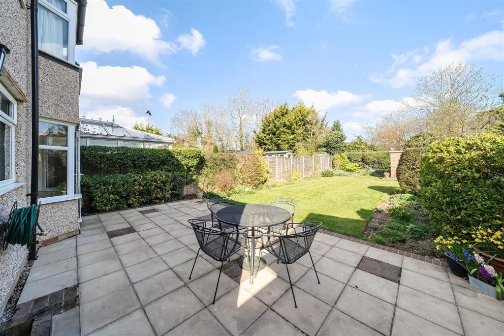 Malvern Way - Garden.jpg