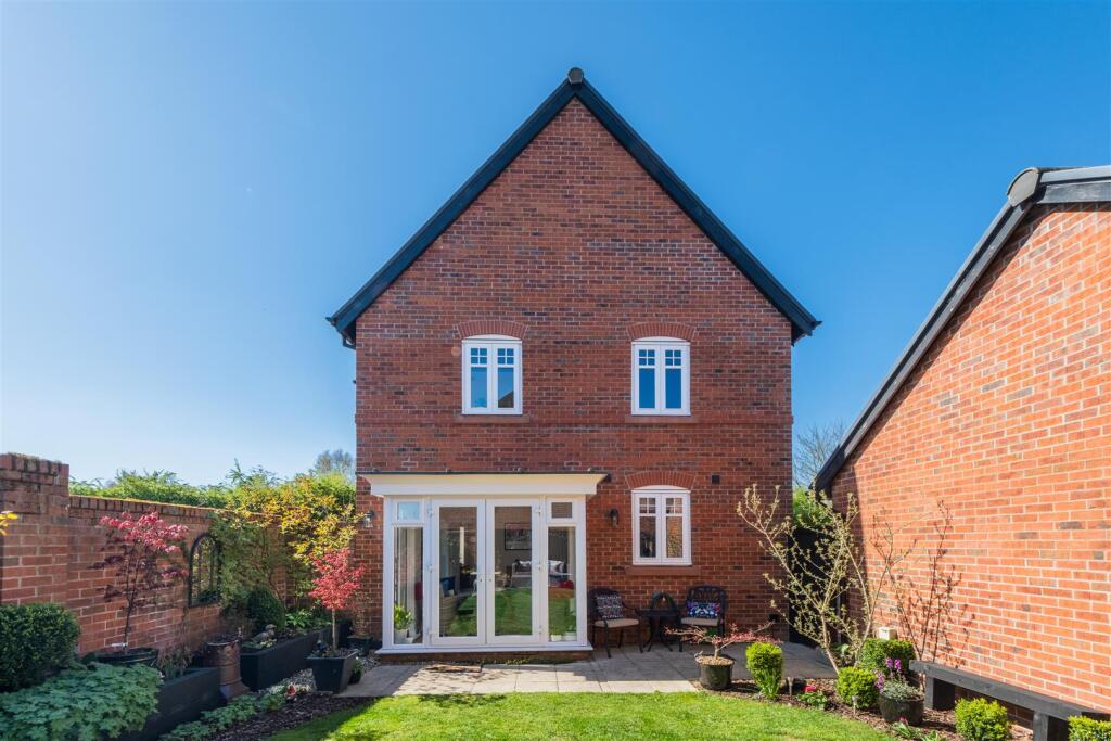 3 Tiverton Way-041.jpg