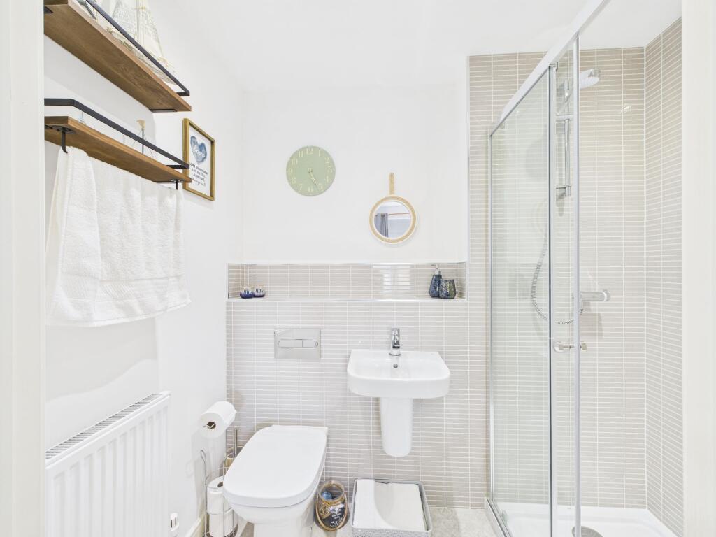 Bedroom 2 Ensuite