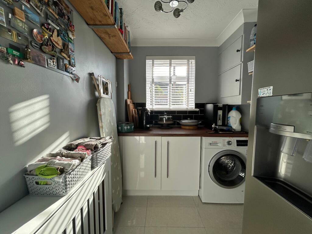 KITCHEN/BREAKFAST ROOM/UTILITY