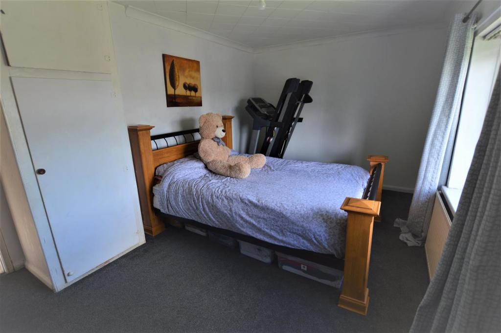 Bed1a.JPG