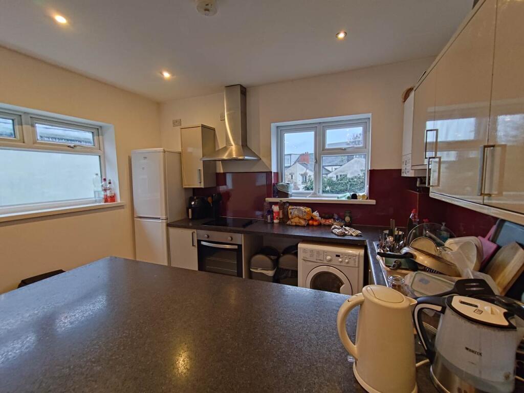 Kitchen (2)