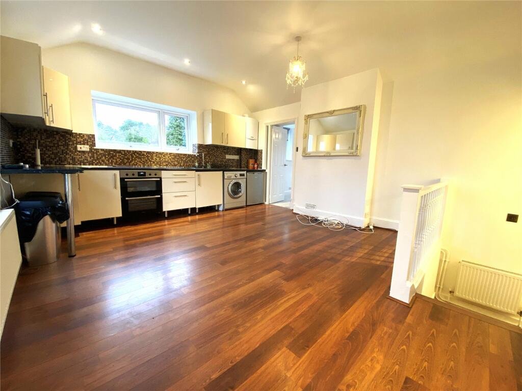 Lounge/Kitchen 3