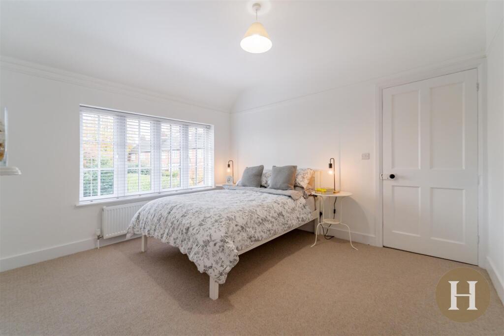 Hadleigh Estate Agents-33.jpg