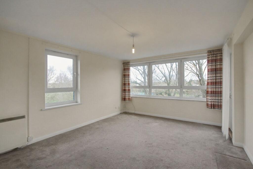 Flat 270, Haynes Park Court, Hornchurch, RM11 2DG