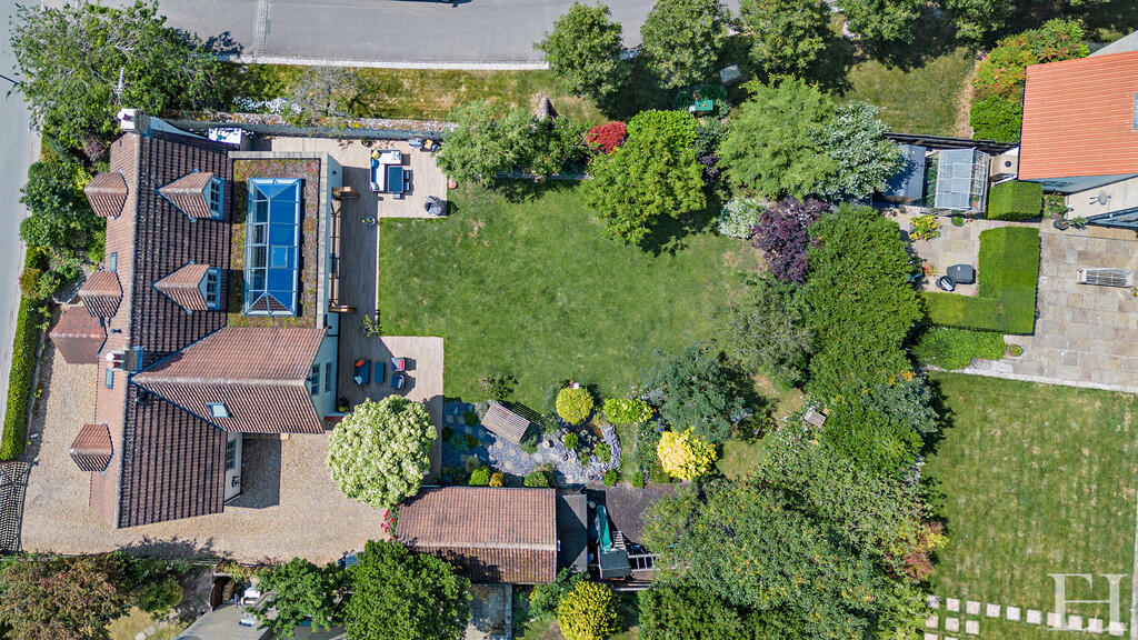 8652336-exteriorW...