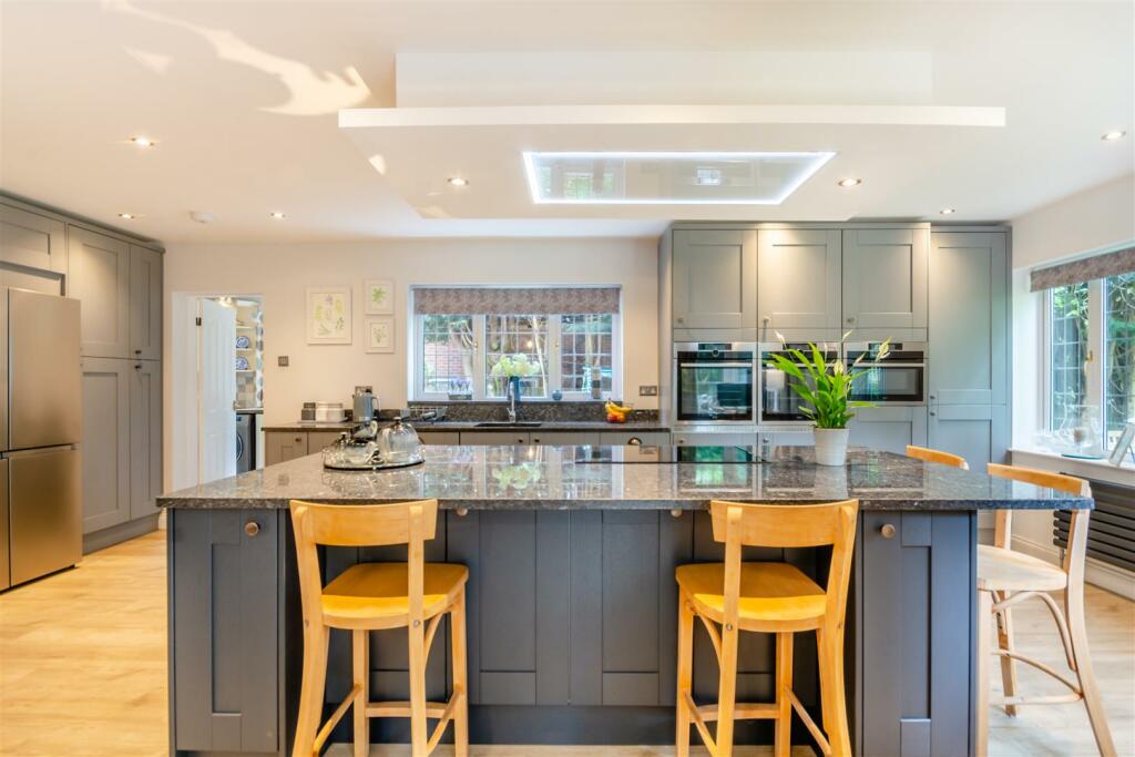 8550825-interior11.jpg