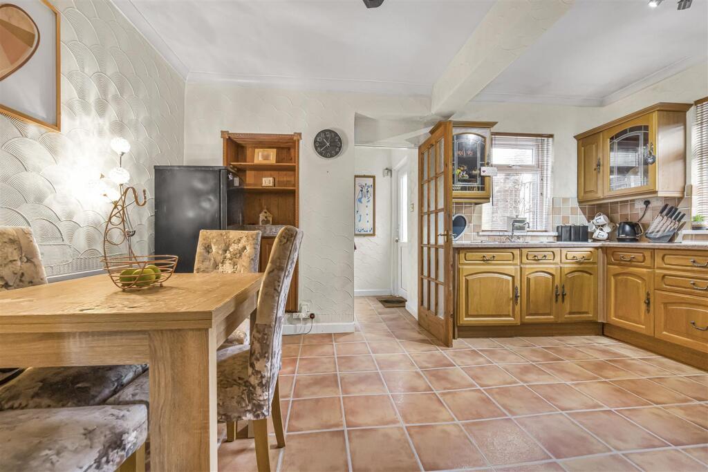 Kitchen/breakfast area