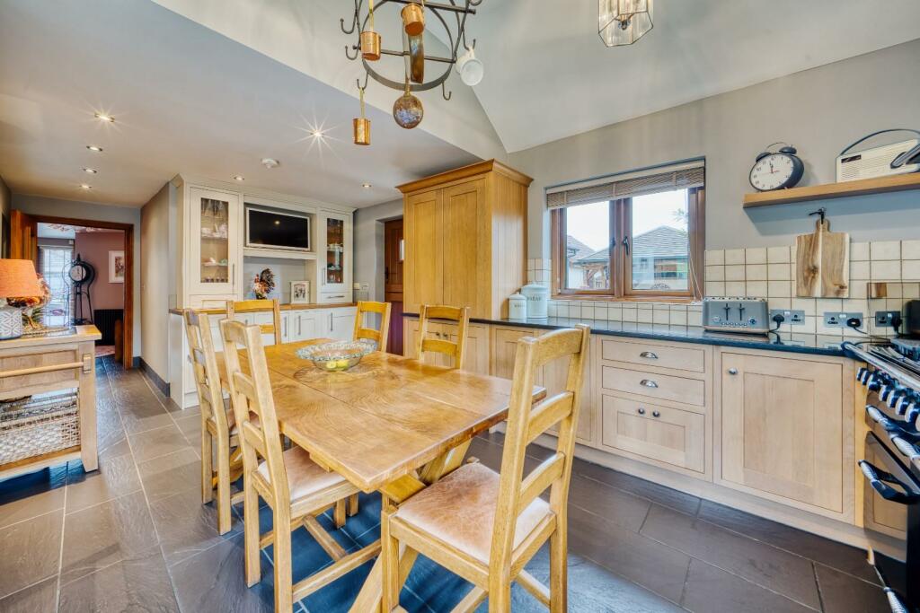 M1 - Kitchen.jpeg