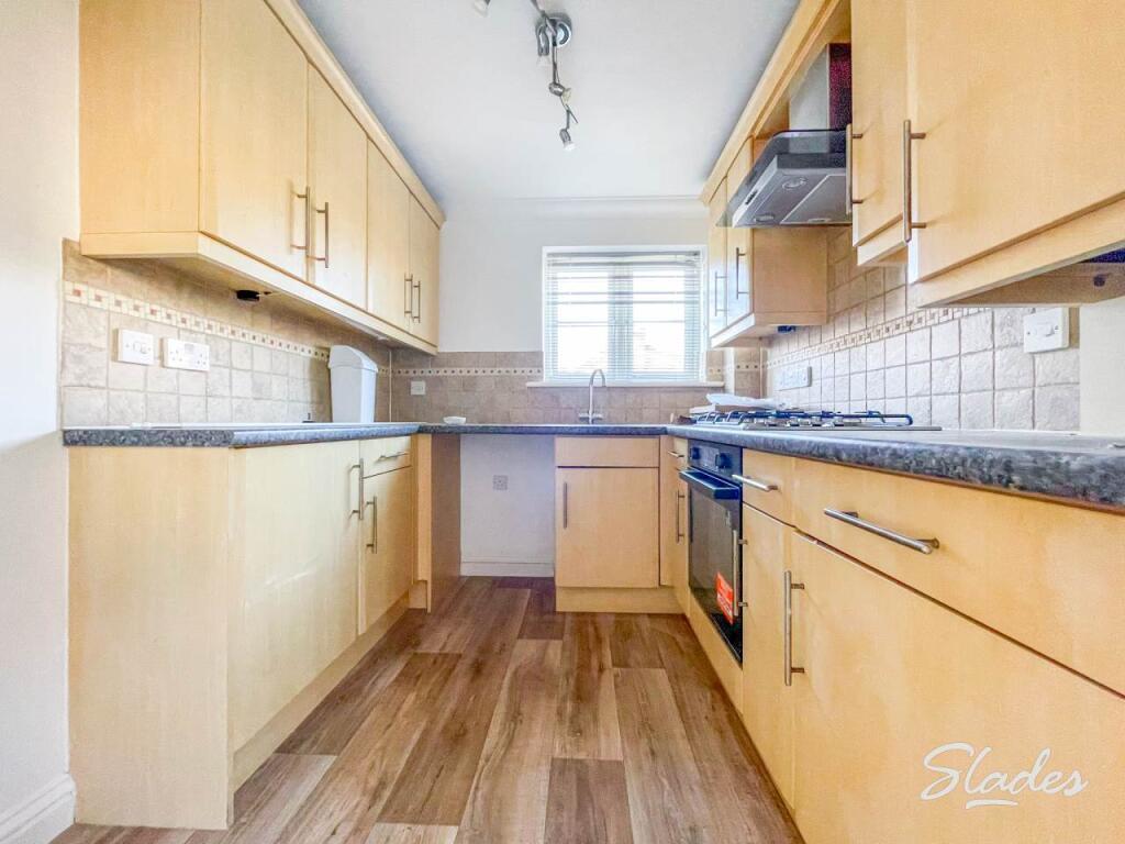 13 WOOD KITCHEN 