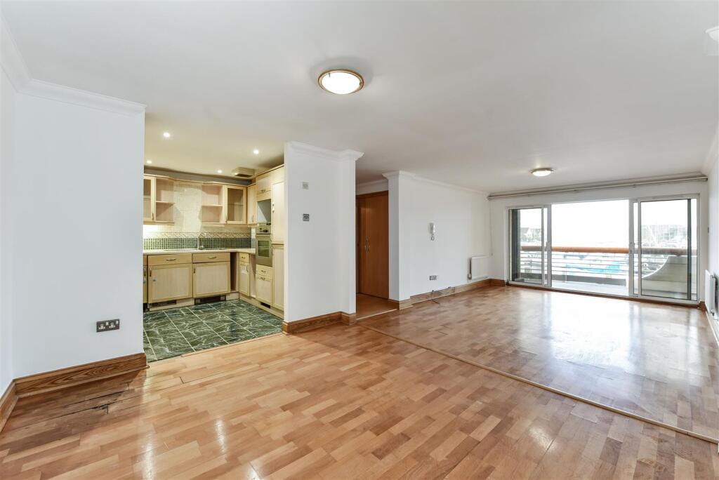 Lounge/Kitchen