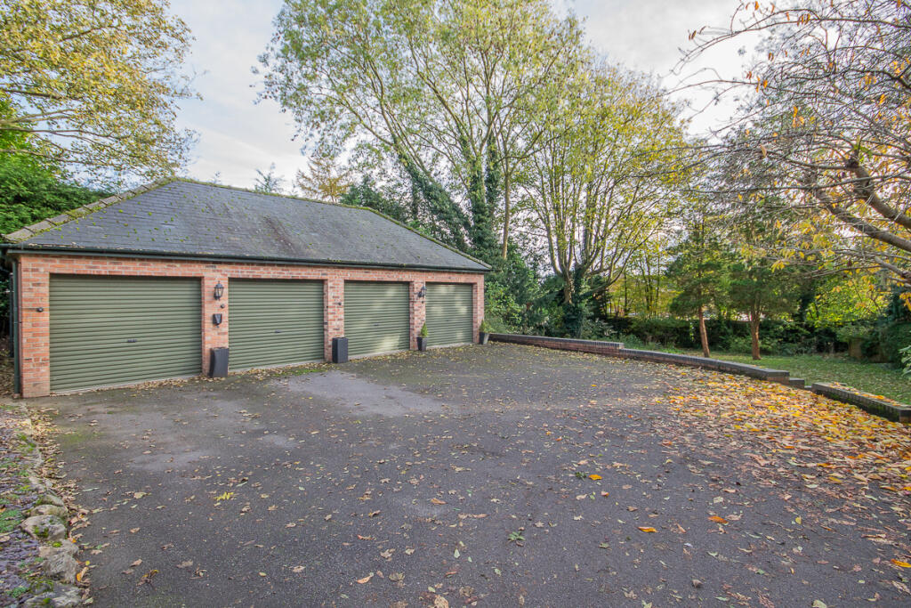 Garage &amp; Parking