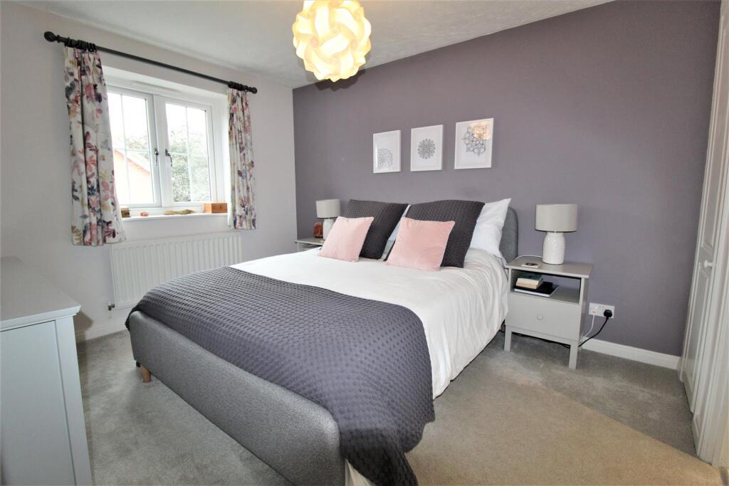 Bedroom 1.jpg