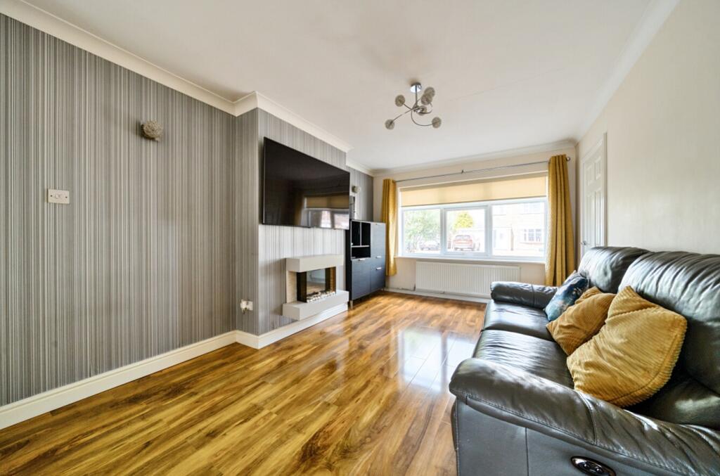 1294528-6-682f4426638a1-ARW-1