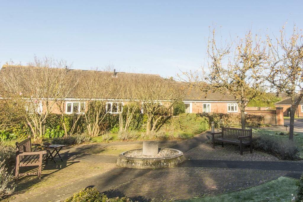 Outside &amp; Communal Gardens