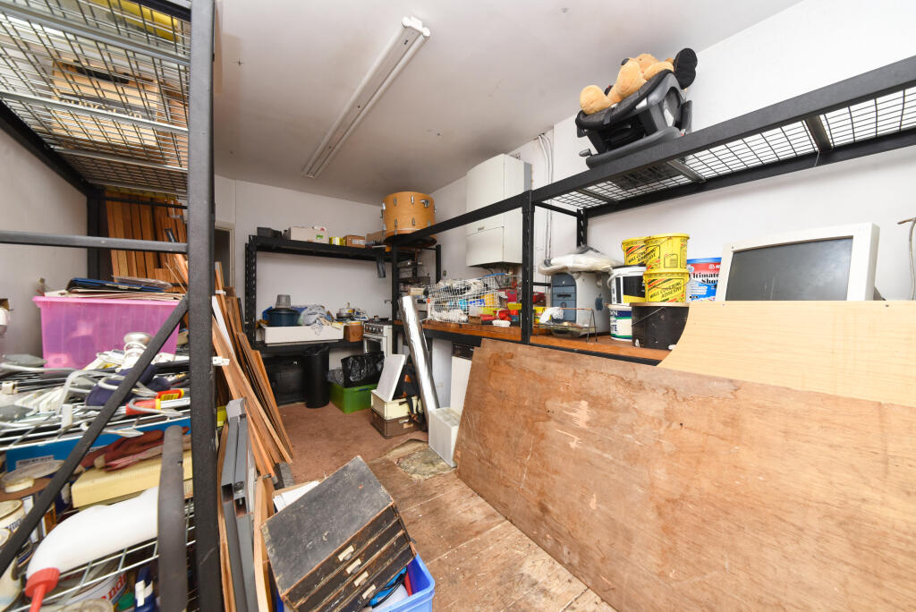 71 Lullington Garth, Woodside Park, London, N12 7BL