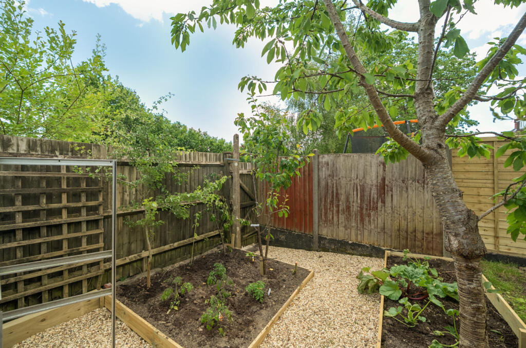 1300976-3-683da56...