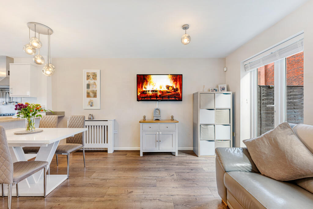 16 Coopers Place-Dining.jpg