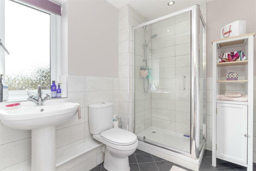 Master Bedroom Ensuite.jpg