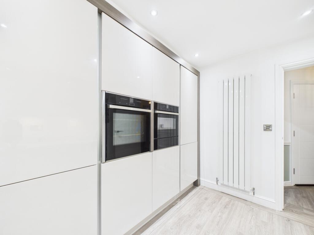 CAM02093G0-PR0067-STILL002