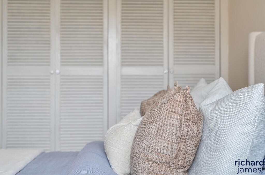 48bee0db5cd040e7a25e7d2b0d547ee9