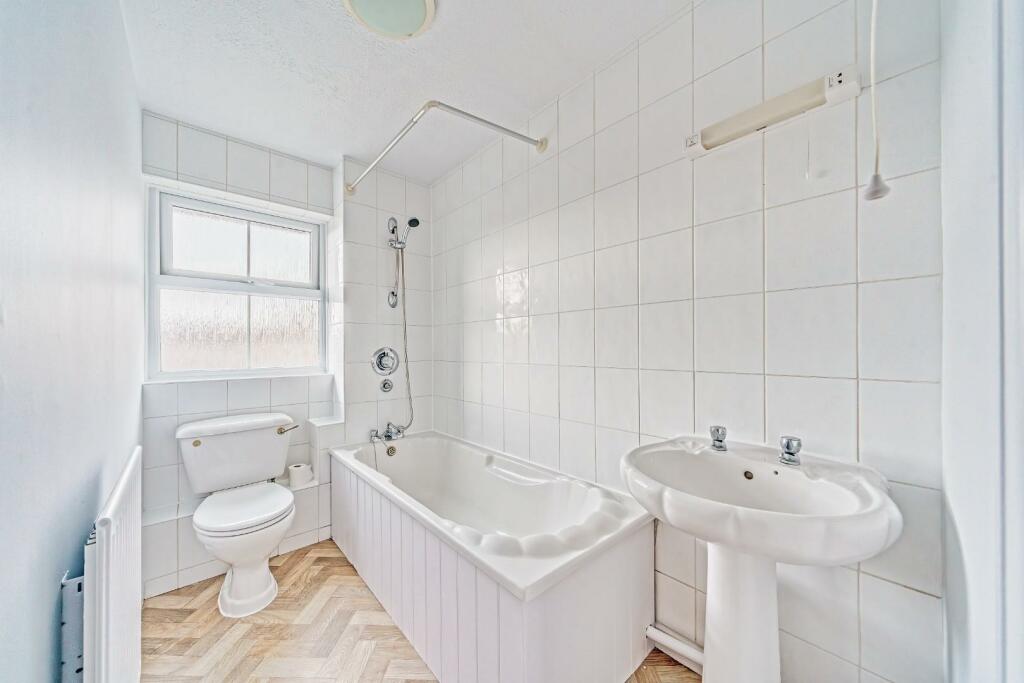 24 JONES CLOSE - PHOTOCB X MT 32.jpg