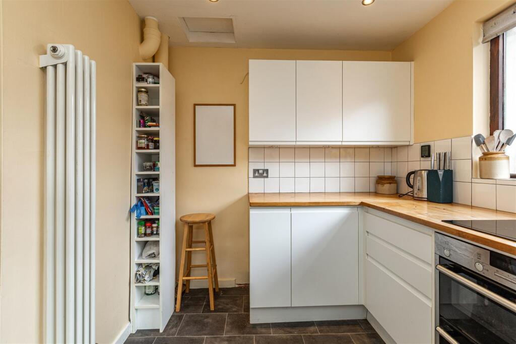 2 Alpine Crescent Thornhill 20.JPG