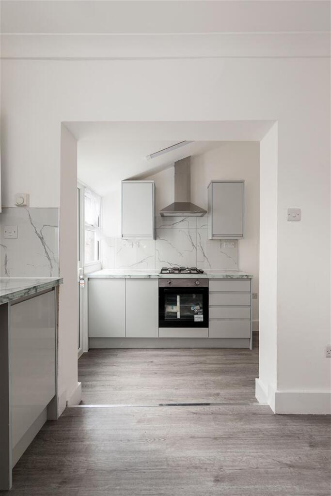 Green Street E7