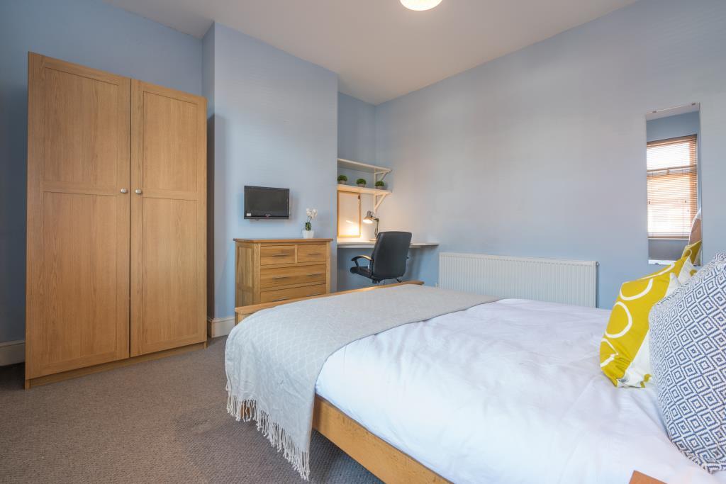 17 York Road - bedroom