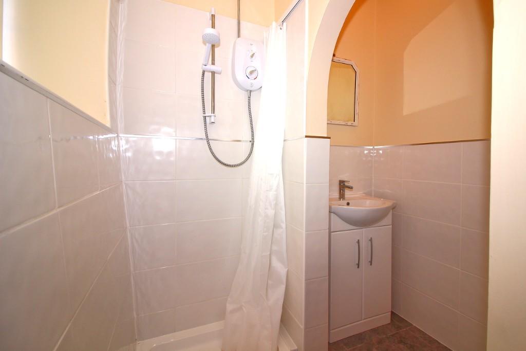En-suite shower