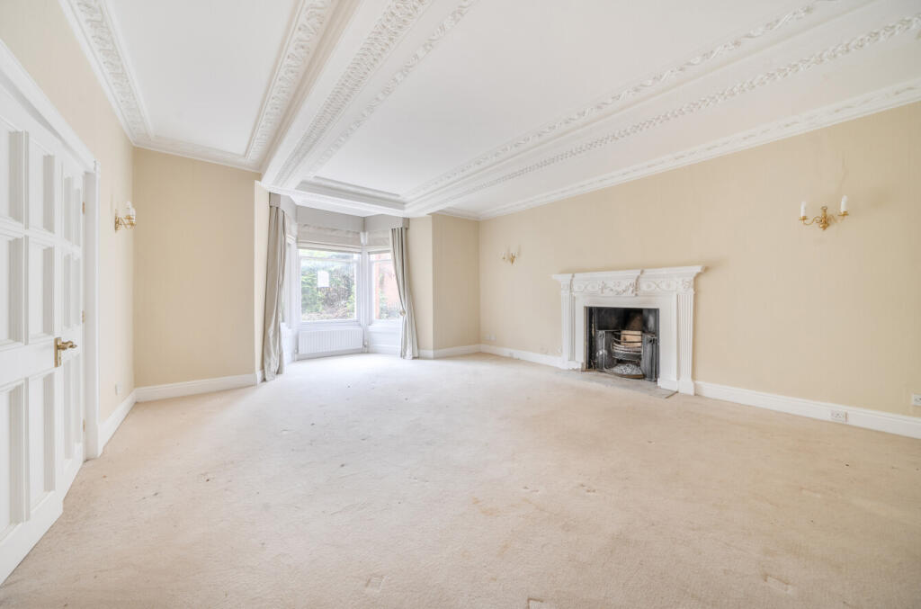 1365666-5-68e9002...