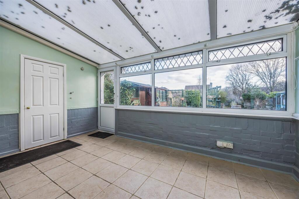 28 Warfield Crescent, Waterlooville-Small-PorticoM