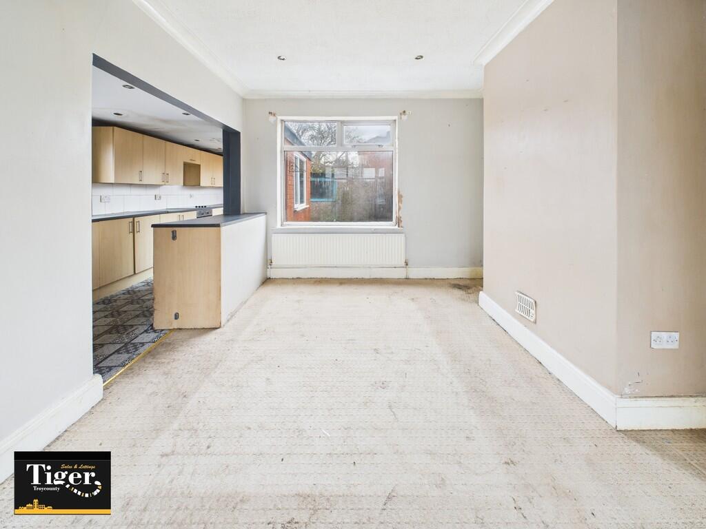 CAM02176G0-PR0782...