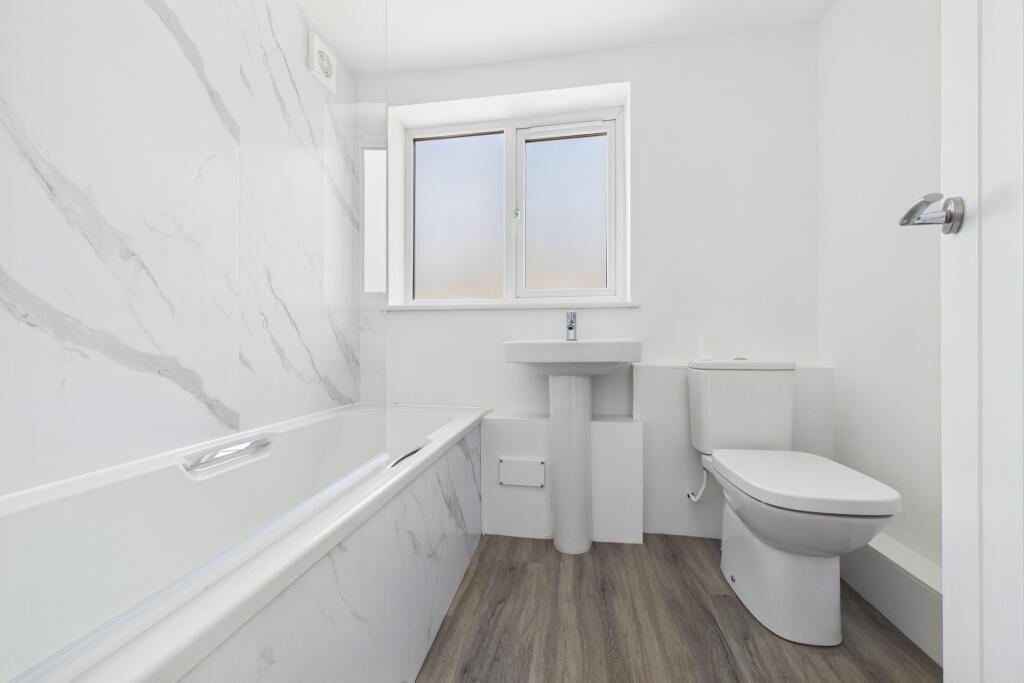 CAM05454G0-PR0036-STILL001