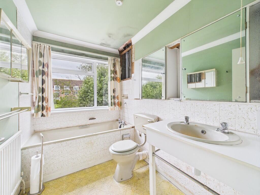 CAM02089G0-PR0497...