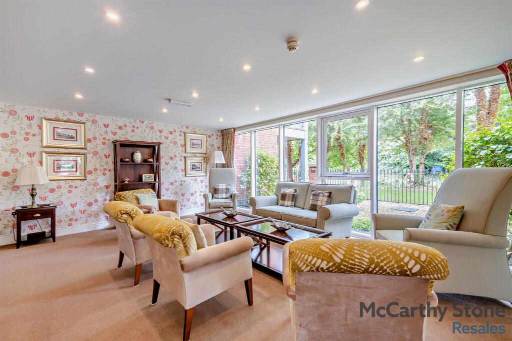 Homeowners Lounge