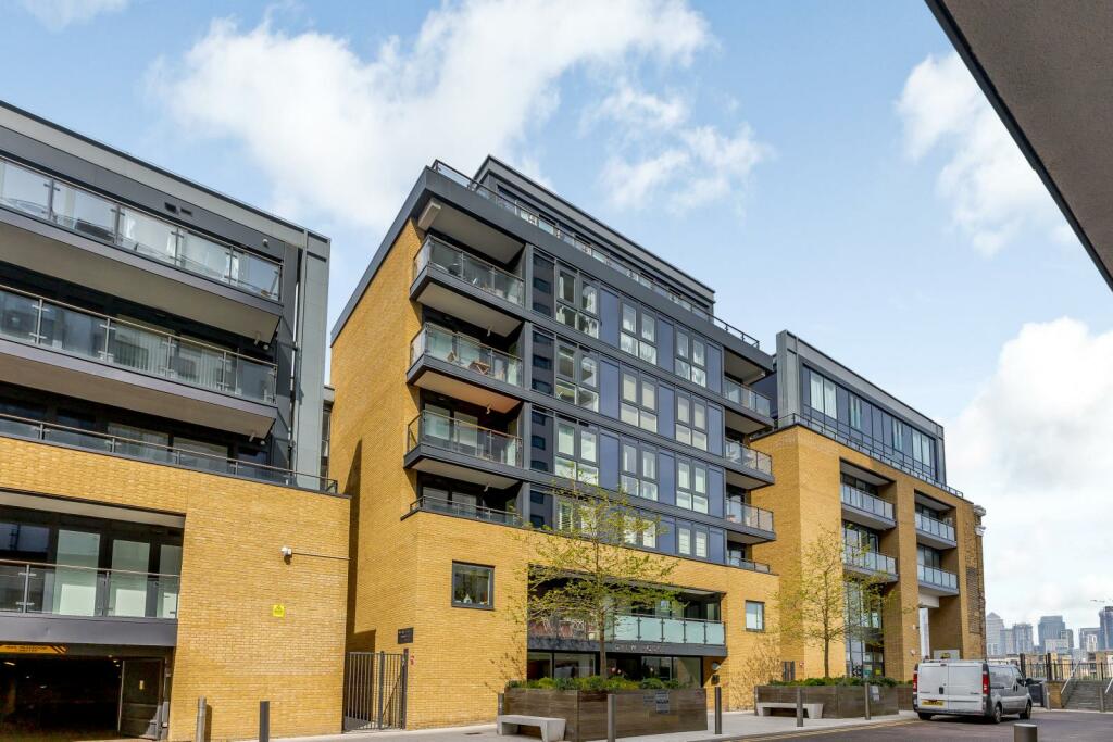 8381916-exterior02-800.jpg