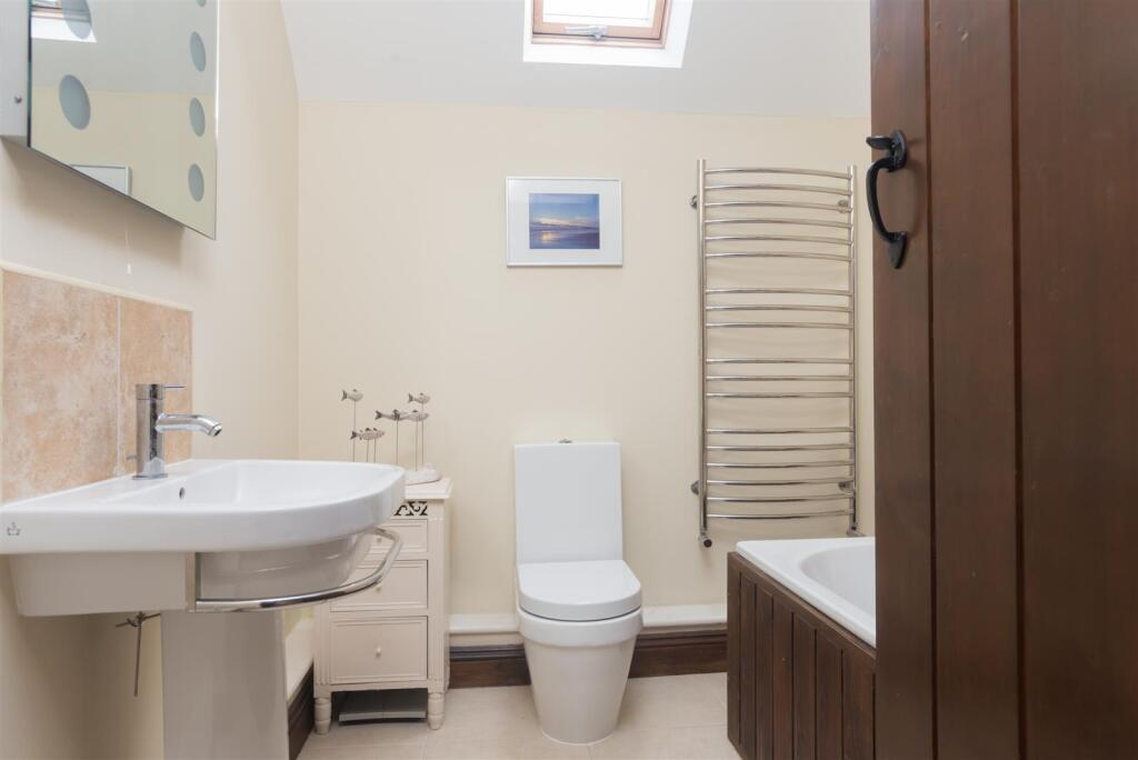 1 St Peters Court-10.jpg