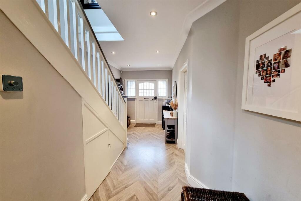 ENTRANCE HALL: PIC. 2