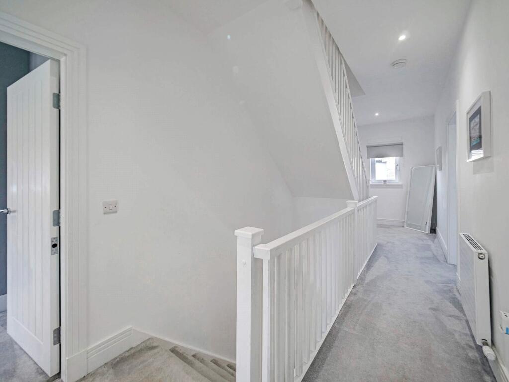 1st Floor Hall