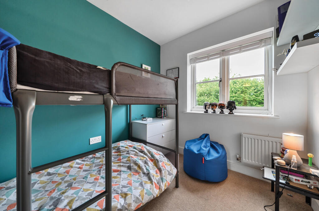 1305869-9-68415b2...