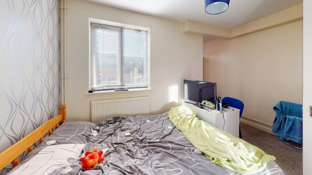 K4b1iSTPSbB-Bedroom