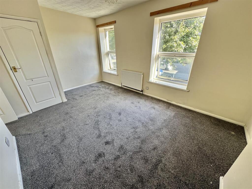 Bramleys Estate Agents - Kaye Street - Heckmondwik