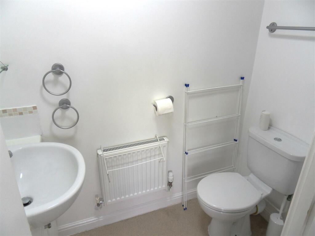 bathroom1.JPG