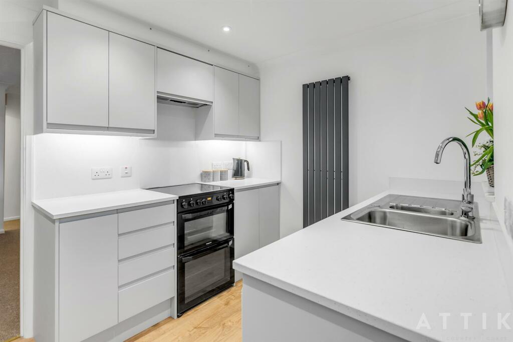 93 Dukes Drive Halesworth IP19 8TJ (7).jpg